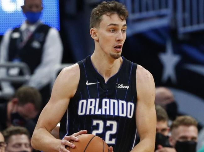 对决再度引 对决再度引