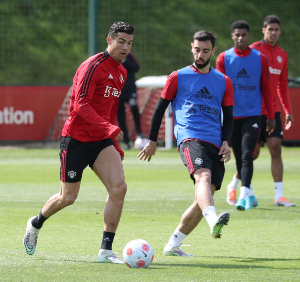 他在勒沃库 他在勒沃库